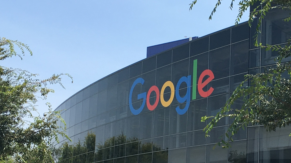 US Government Considers Divesting Google: A Step Toward Fair Competition?